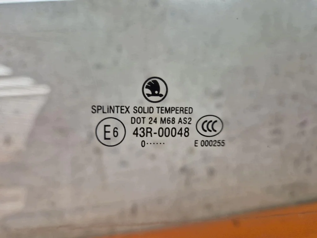 SKODA OCTAVIA 2 08-13 etuoven lasi oikea