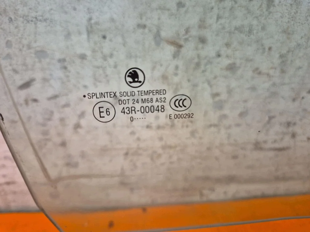 SKODA OCTAVIA 2 08-13 lasi oikea taka