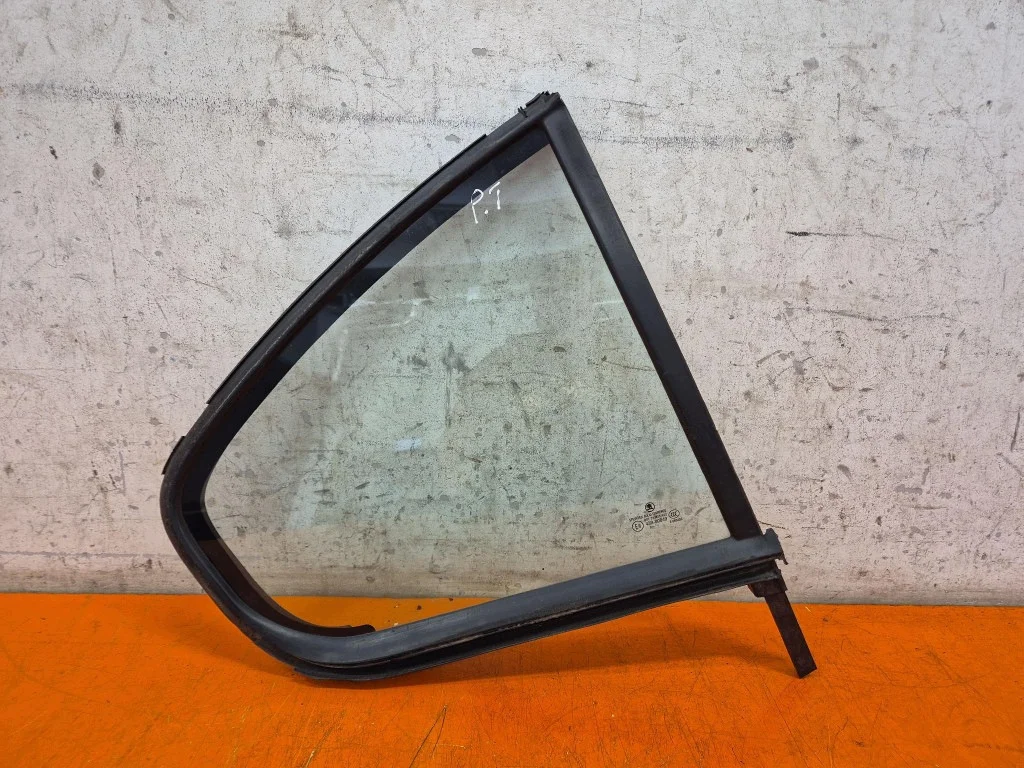 Skoda Octavia 2 Rear Right Window Used W-38647-
