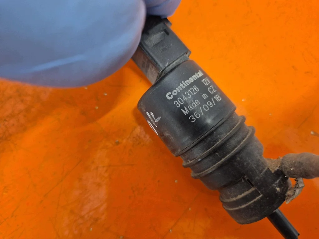Honda Civic 8 07-12 Spritzwasserpumpe gebraucht