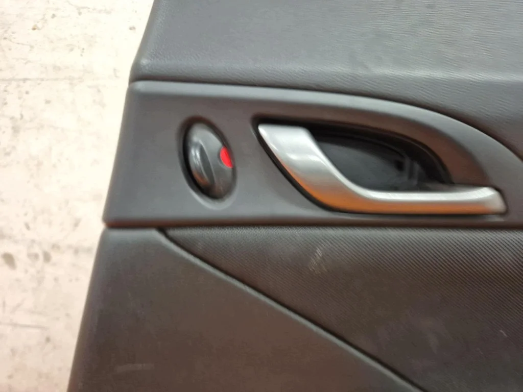 Honda Civic VIII Oviverhoilu Oikea Taka image 3