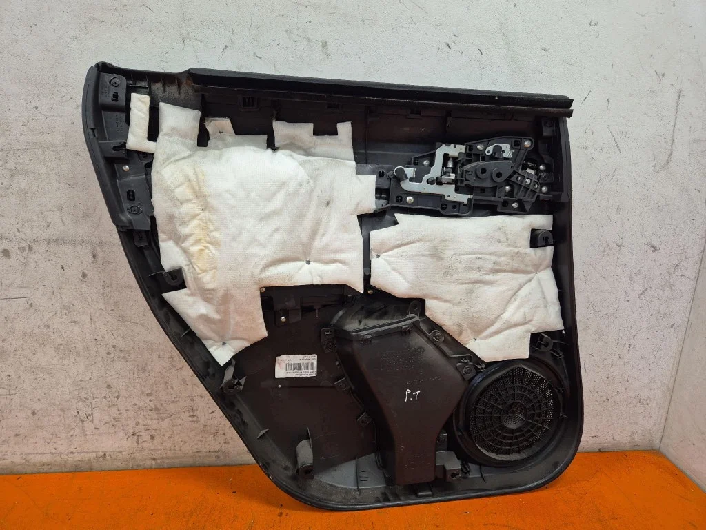 Honda Civic VIII Oviverhoilu Oikea Taka image 4