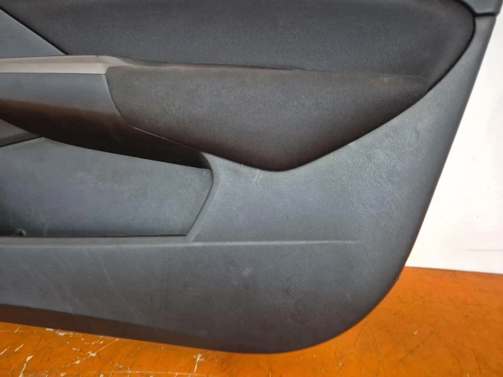 Honda Civic 8 HB 5D Ov. Oikea Etu image 7