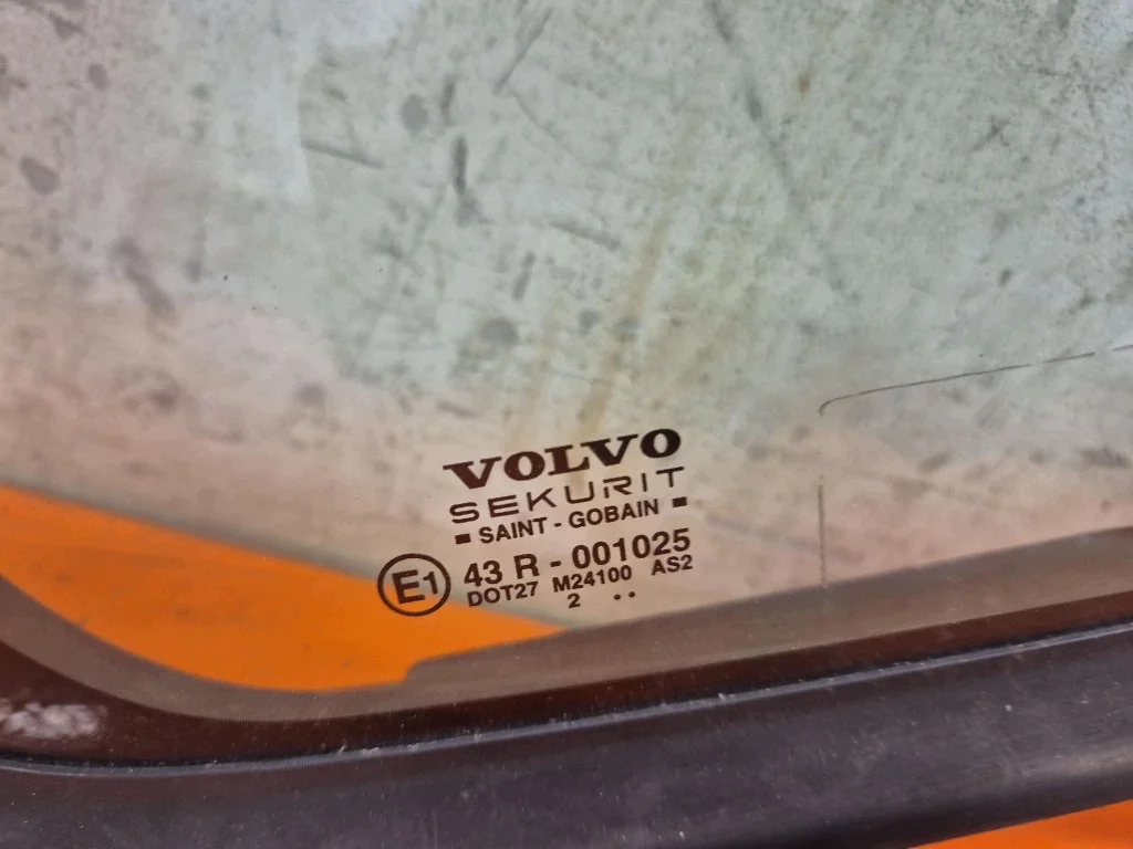 Volvo S60 I vitre arrière droite thumbnail 3
