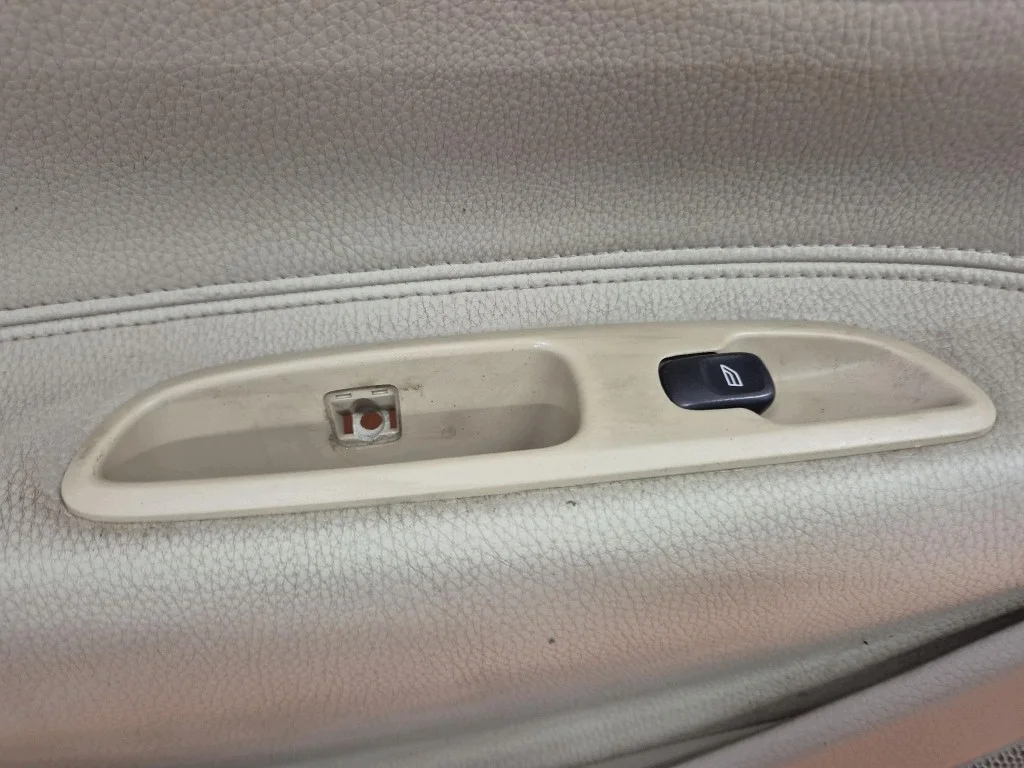 VOLVO S60 dörrpanel bak vänster image 8
