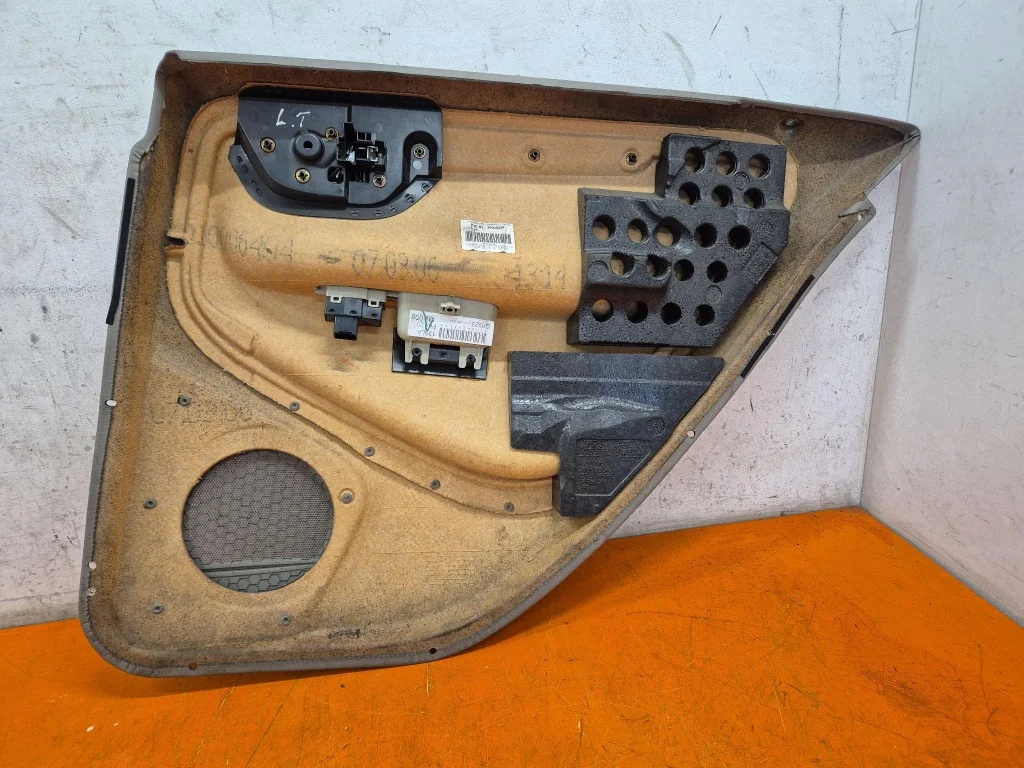VOLVO S60 dörrpanel bak vänster image 9