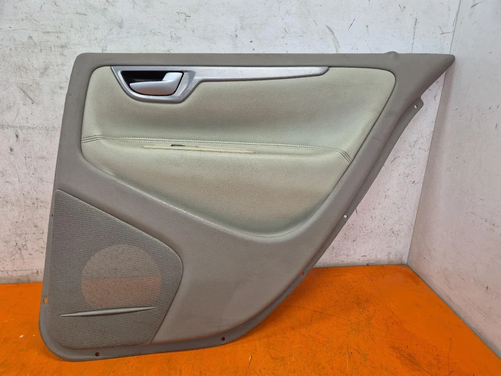 Dörrpanel Volvo S60 I 00-04 Höger Fram
