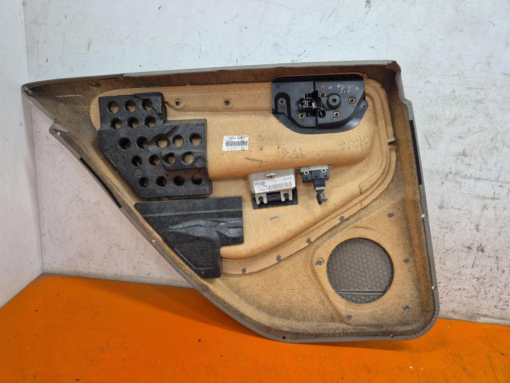 Dörrpanel Volvo S60 I 00-04 Höger Fram image 9