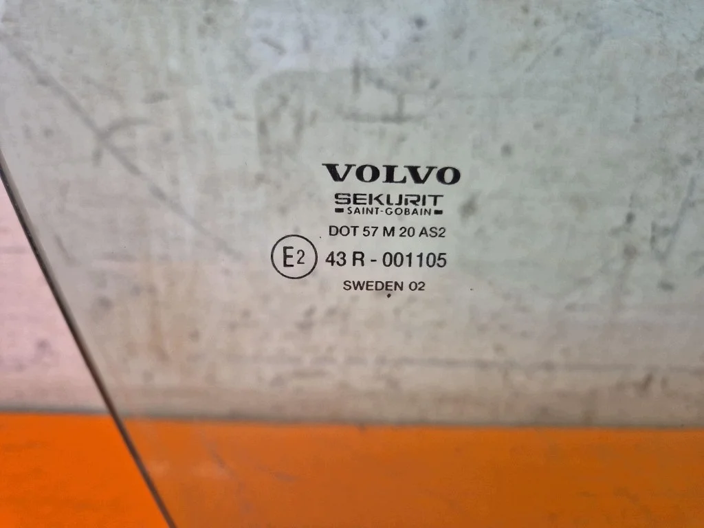 Volvo S60 00-04 Framdörr Glas Höger image 4
