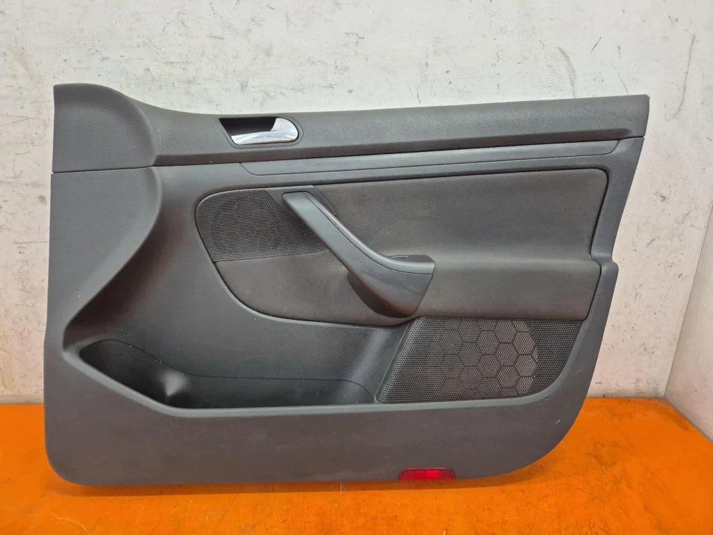 Panneau de porte avant droit VW Golf V 1K4867134