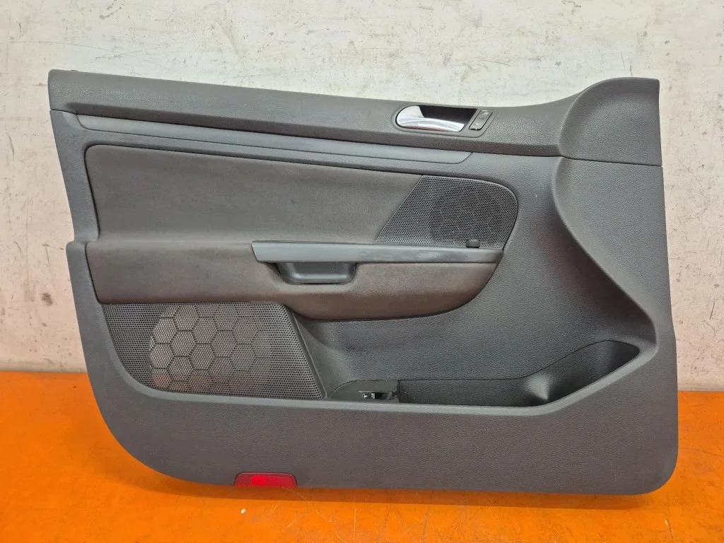 Boczek drzwi VW Golf V 03-09 avant gauche