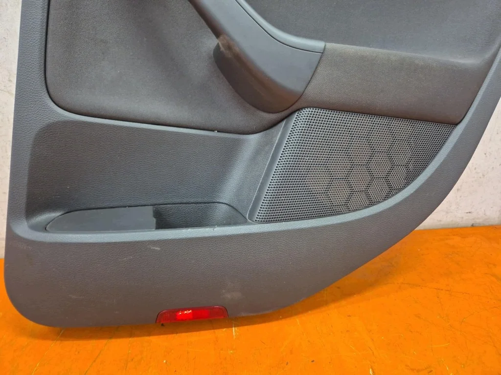 VW Golf V Türverkleidung Rechts Hinten image 4