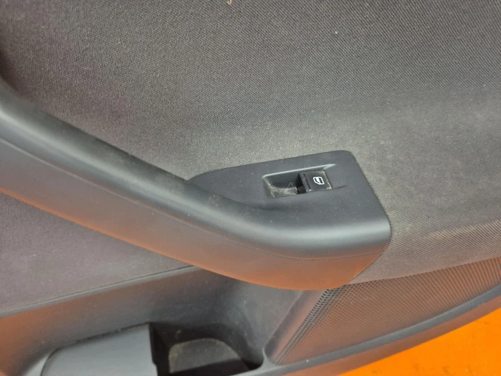 VW Golf V Türverkleidung Rechts Hinten image 5