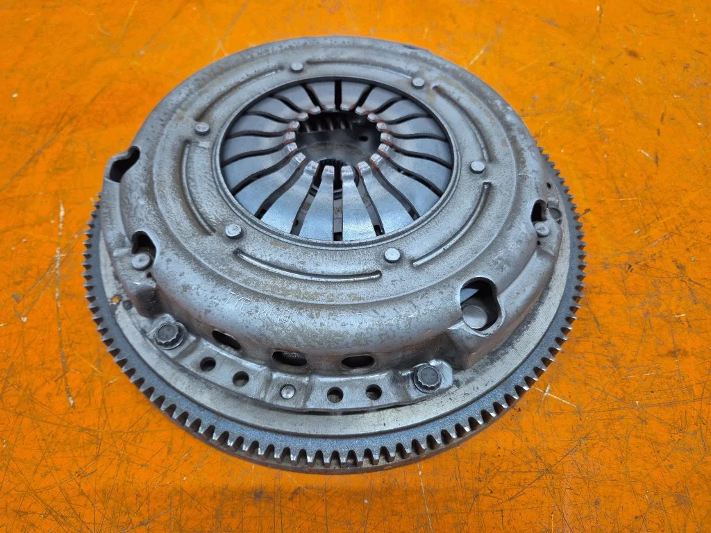 VW Golf V 1.4MT 75K Schwungrad gebraucht