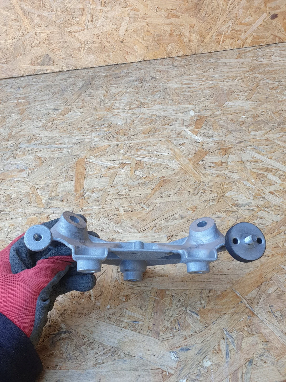 BMW X5 G05 Mounting Bracket 7337921 image 6