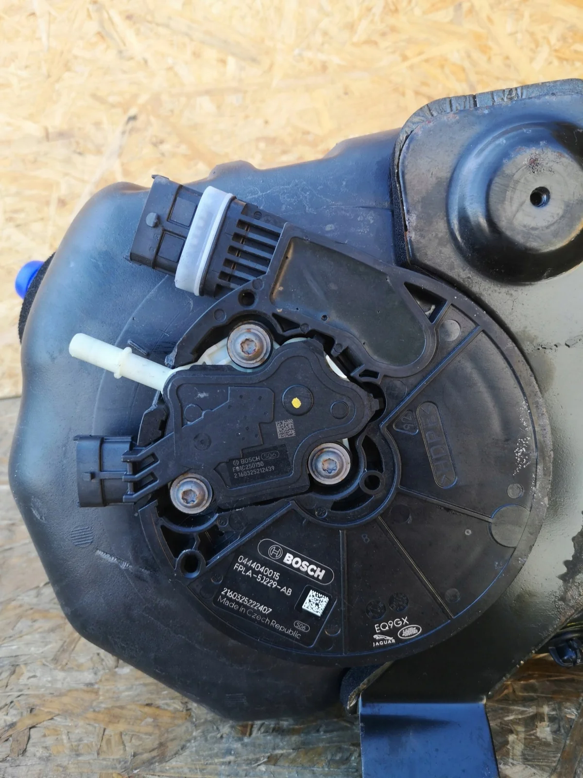 Jaguar XF X260 AdBlue Tank Pumpe FPLA-5J229-AB image 6