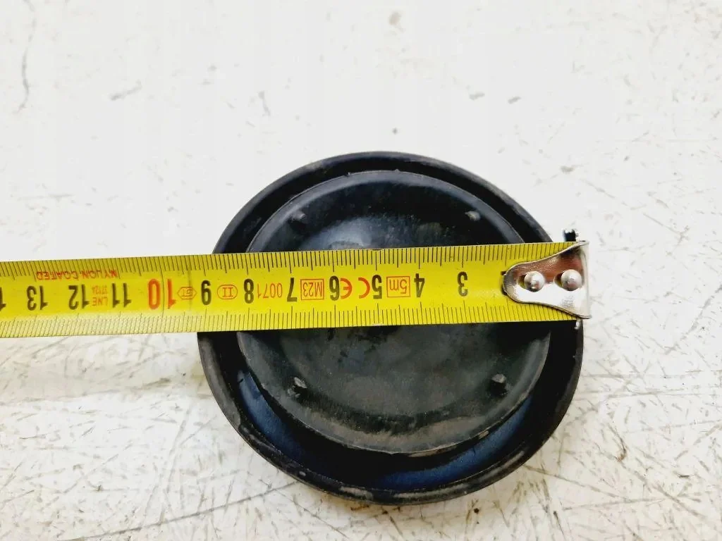 Ford Headlight Plug L90022756 Used image 3