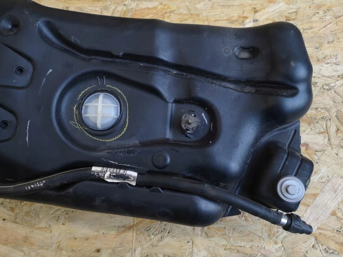 Jaguar XE Tanque AdBlue Bomba FPLA-5J229-AB image 3