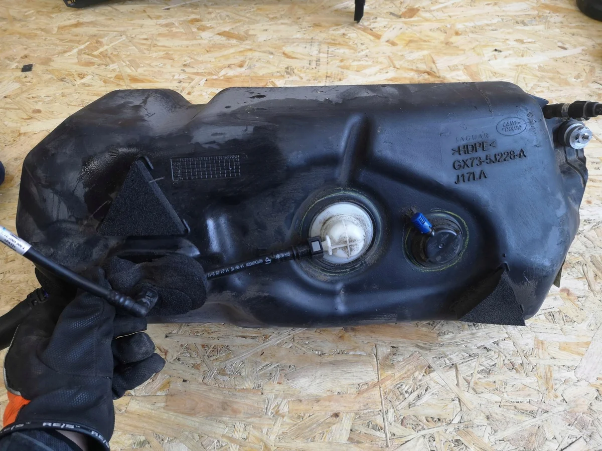 Jaguar XE Tanque AdBlue Bomba FPLA-5J229-AB image 5