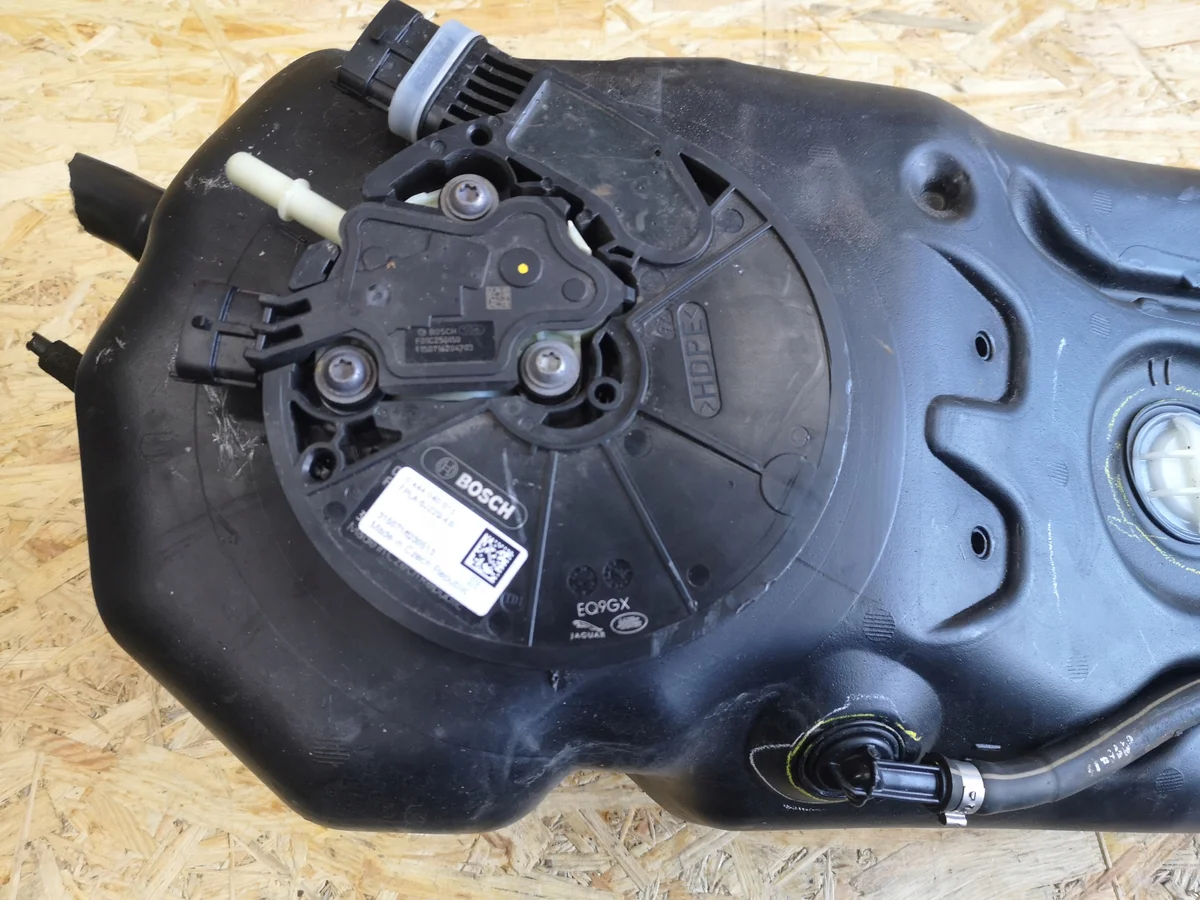 Jaguar XE Tanque AdBlue Bomba FPLA-5J229-AB image 9