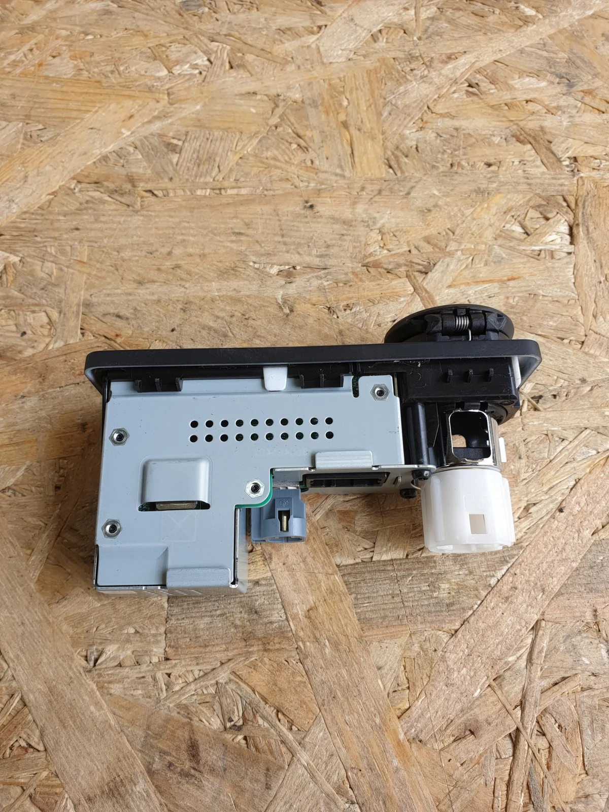 Jaguar F-Pace USB/SD Card Reader JPLA-19E110-BB image 8