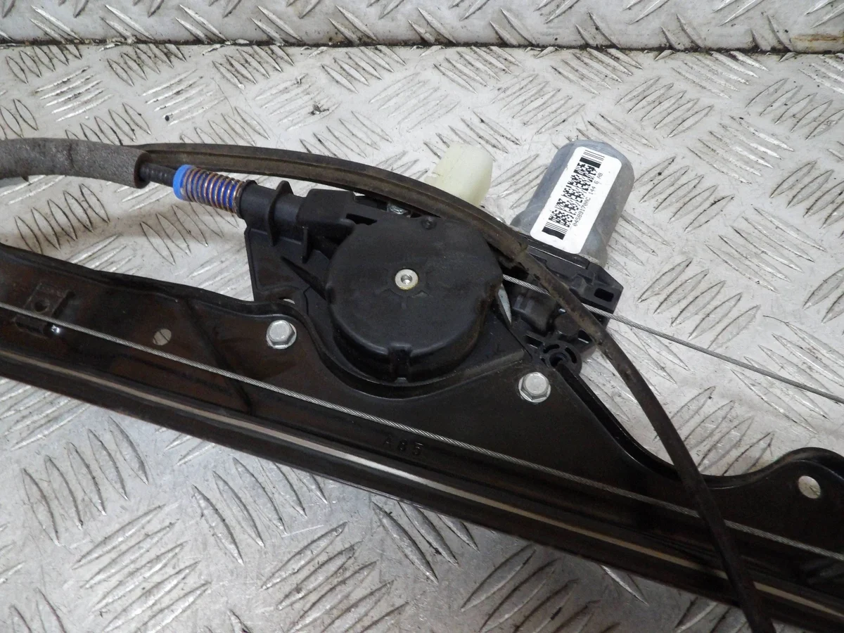 Jeep Grand Cherokee WK Window Regulator Right Front image 3