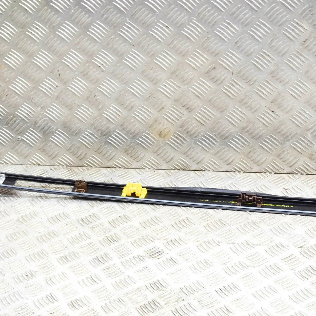 MERCEDES GLE W167 LISTWA DACHOWA A1676903704 image 3