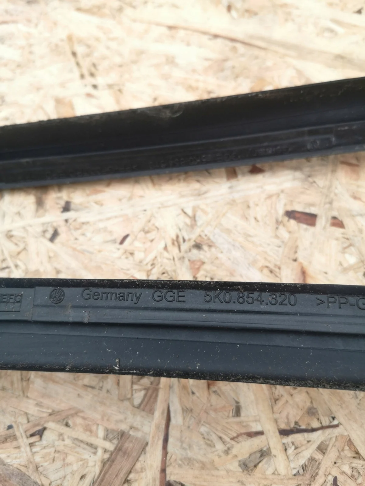 Listello parabrezza VW Golf 6 VI 5K0854320 image 8