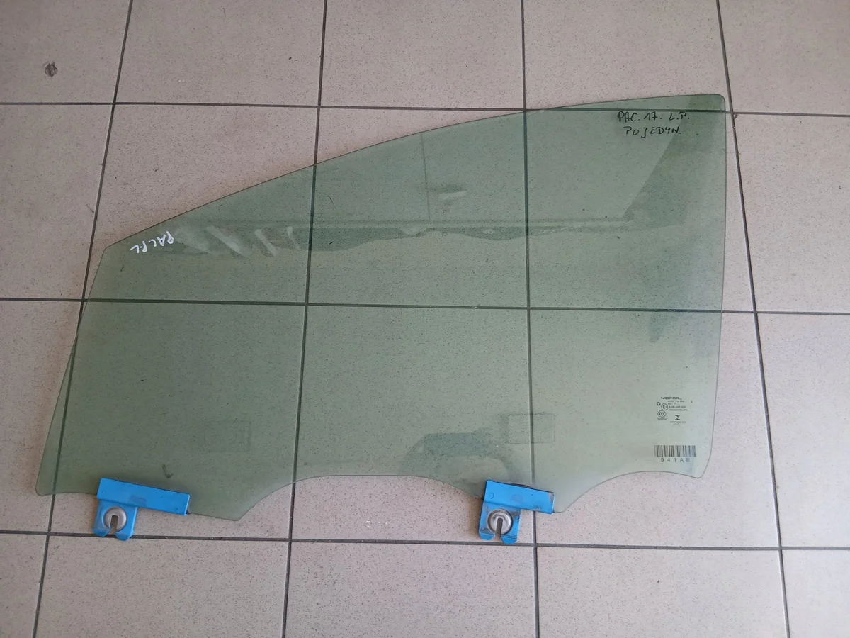 CHRYSLER PACIFICA 2017 VITRE GAUCHE AVANT DOT459 image 2