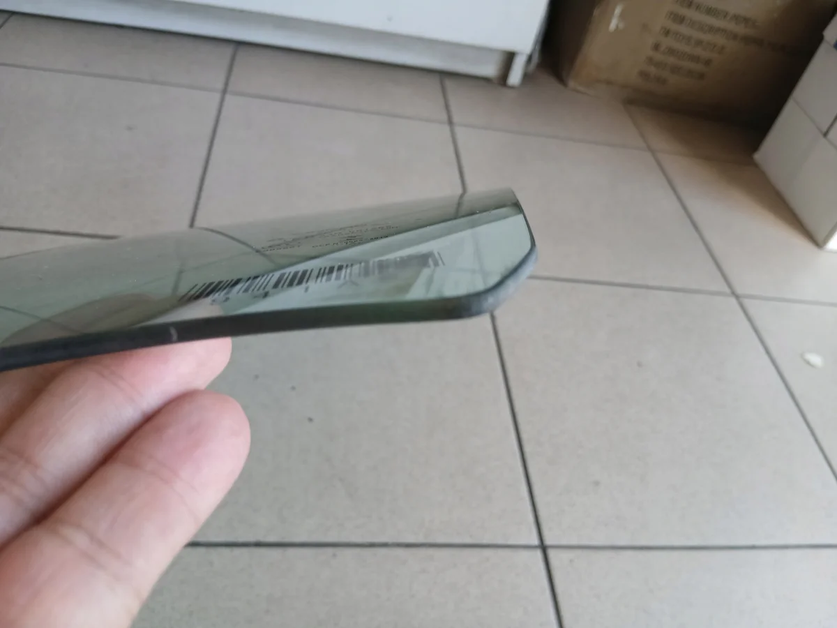 CHRYSLER PACIFICA 2017 VITRE GAUCHE AVANT DOT459 image 3