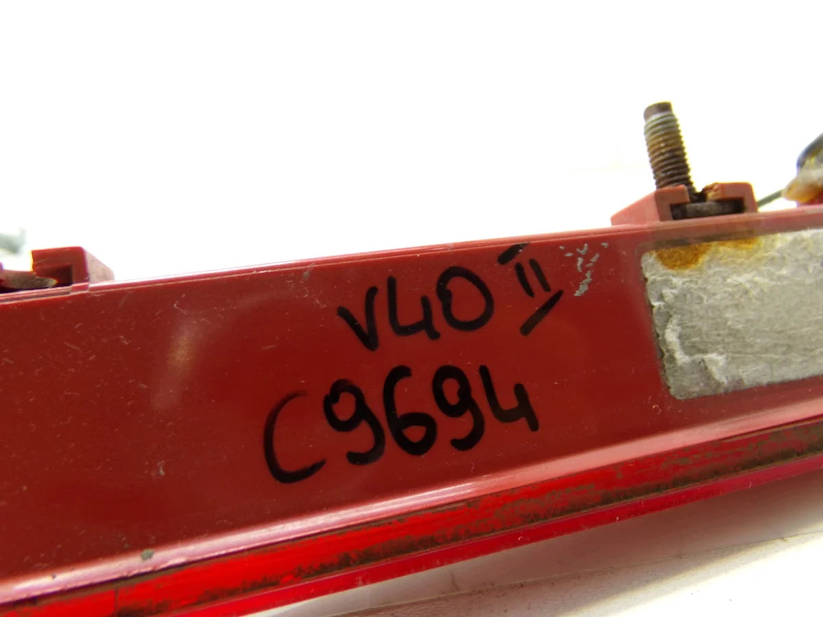 Feu stop Volvo V40 II - Pièce d'occasion image 4