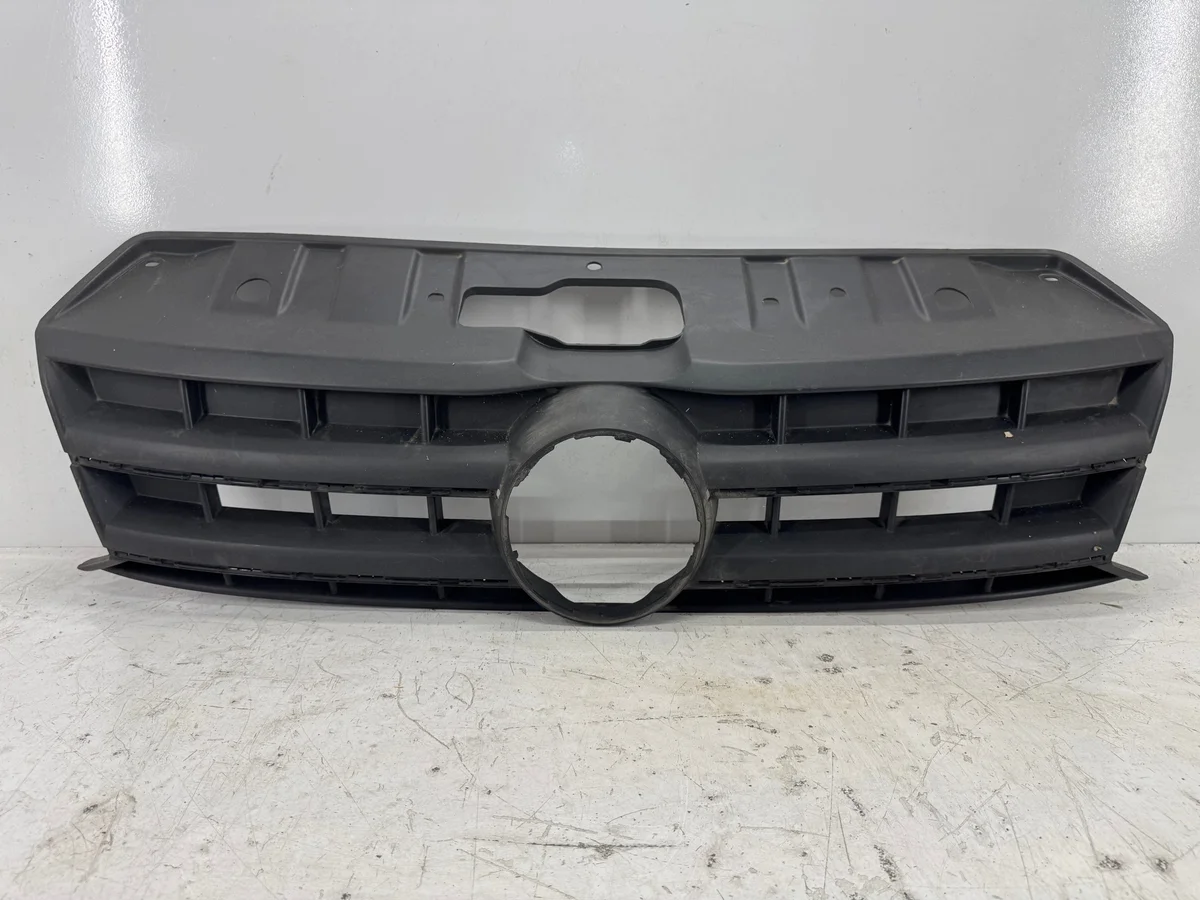 VW Amarok Front Bumper Grille Used