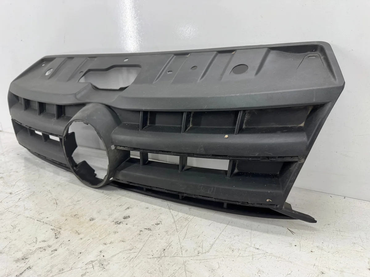 VW Amarok Front Bumper Grille Used image 4