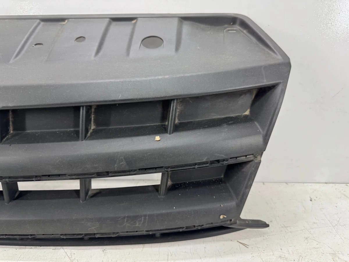 VW Amarok Front Bumper Grille Used image 5