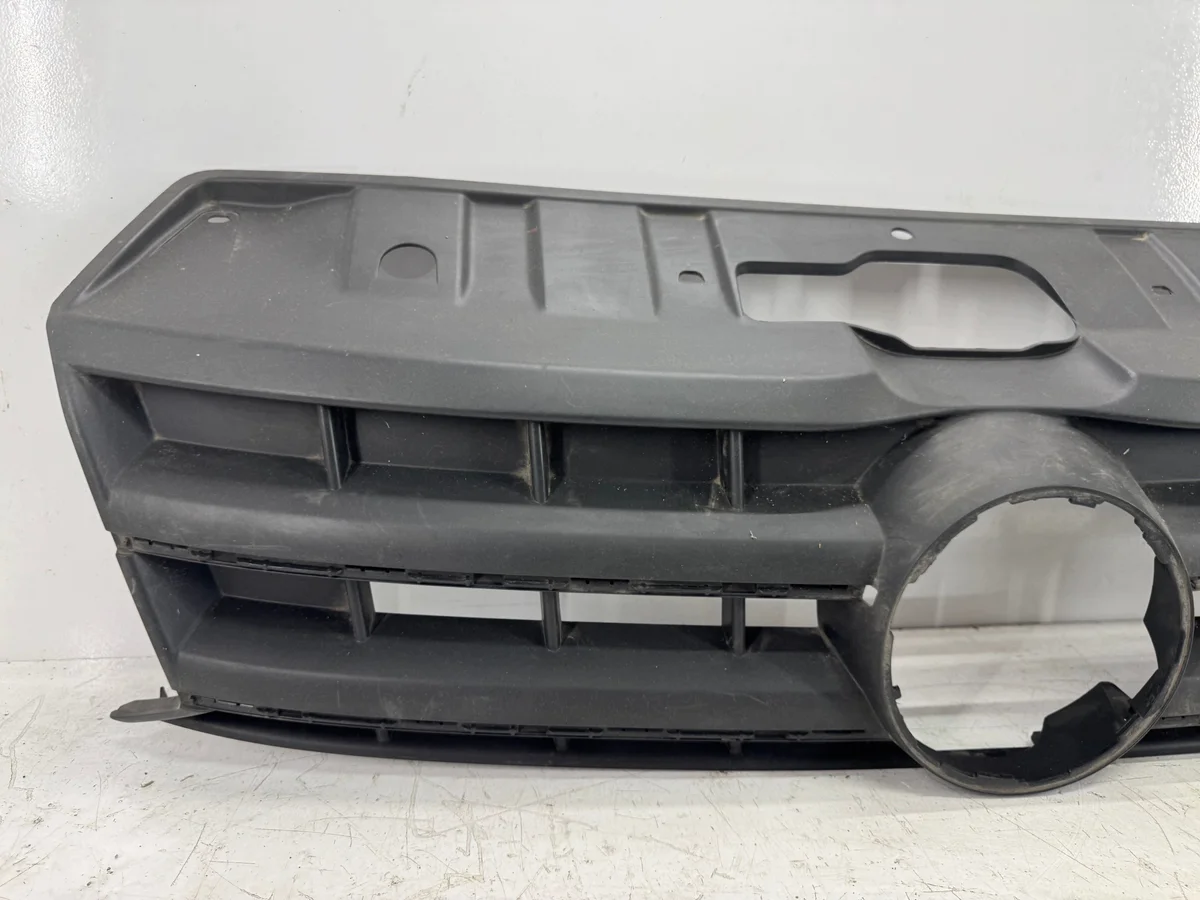 VW Amarok Front Bumper Grille Used image 6