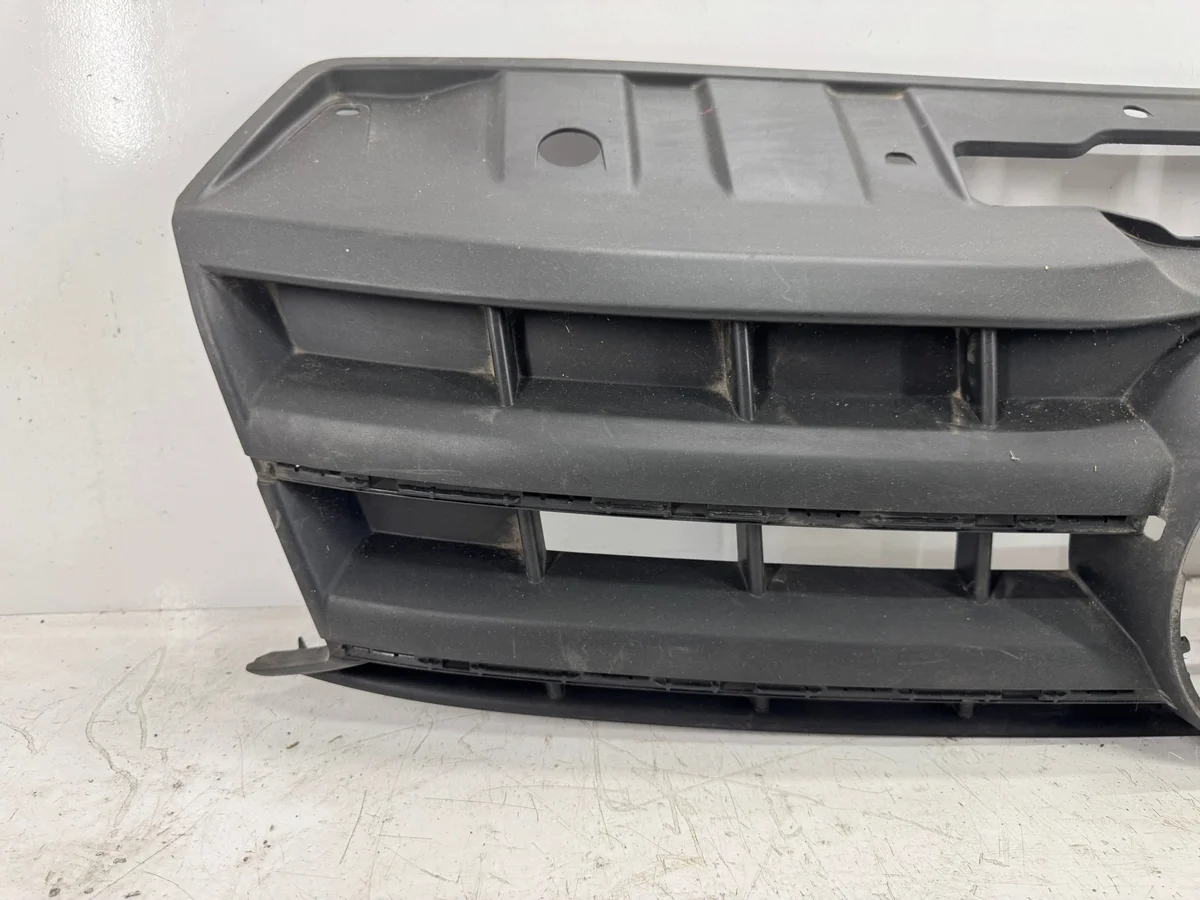 VW Amarok Front Bumper Grille Used image 8