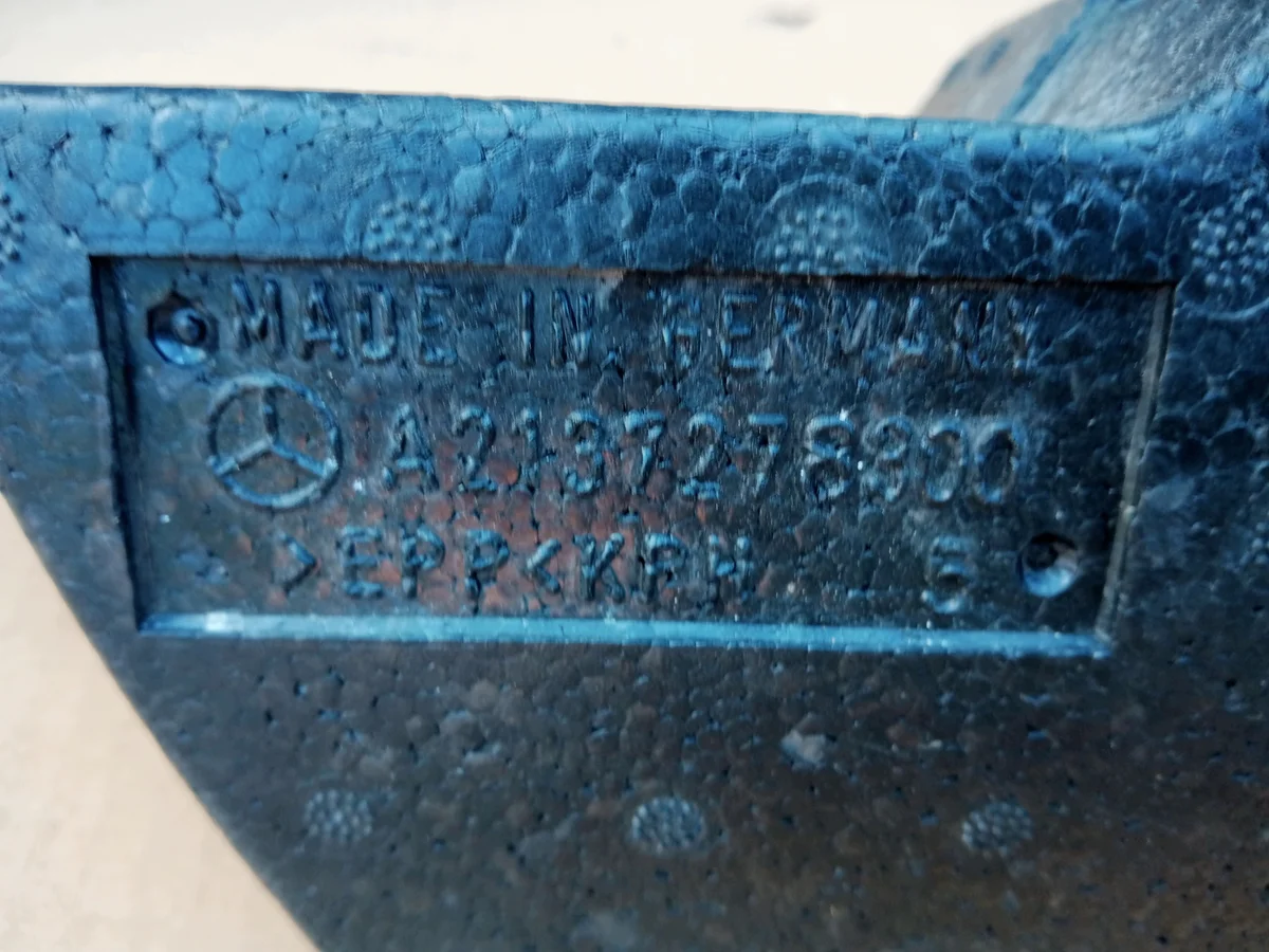 Mercedes W213 Absorber Vänster Fram A2137278300