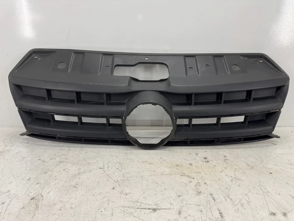 VW Amarok Front Bumper Grille Used