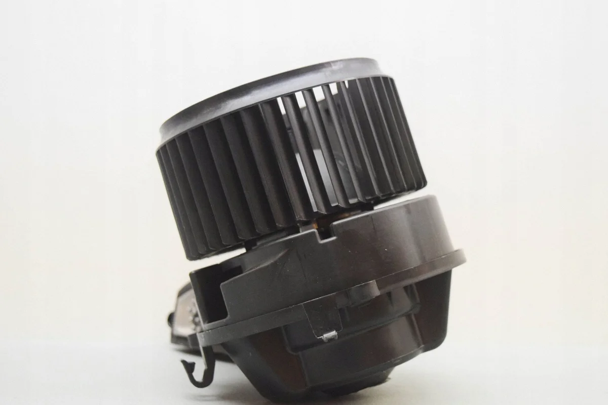 Weerstand blower BMW 2 F46 CZ1163602037 image 4