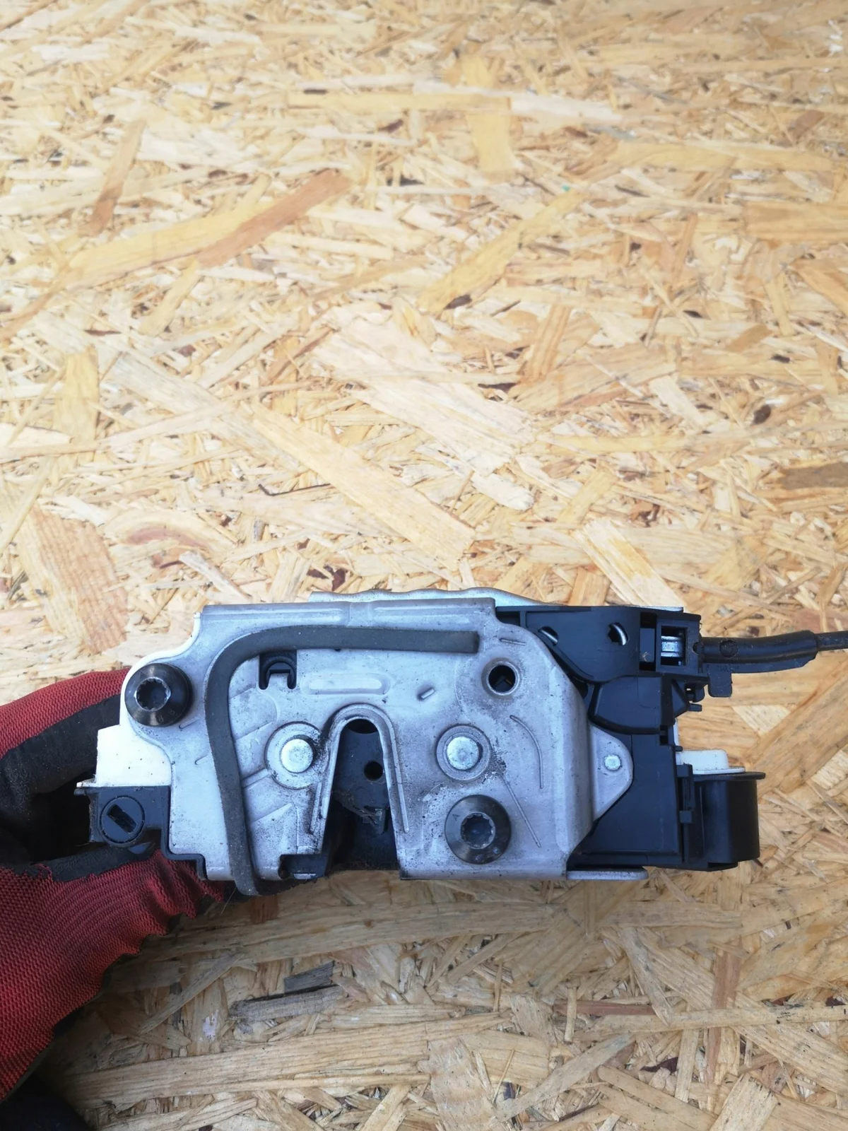 Lås höger framdörr VW Audi 5N1837016M image 7
