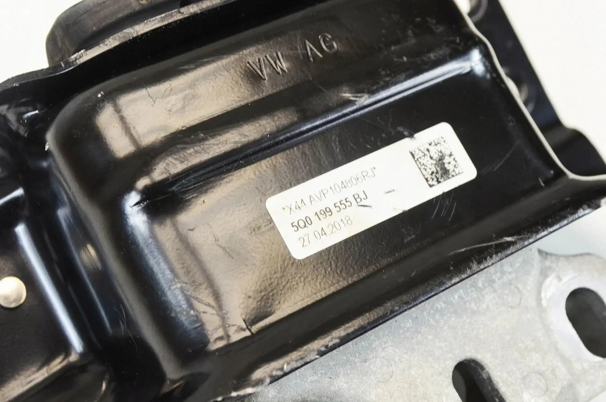 Support boîte de vitesses VW Passat B8 5Q0199555BJ image 8