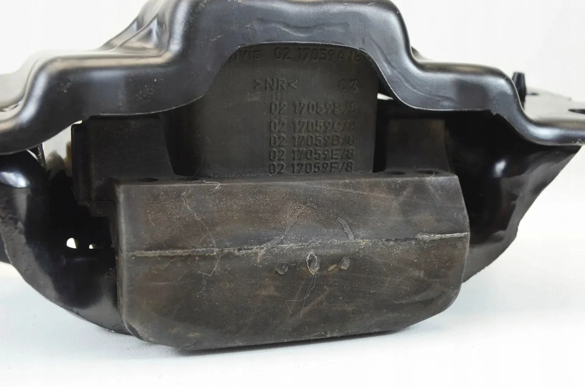 Support boîte de vitesses VW Passat B8 5Q0199555BJ image 9