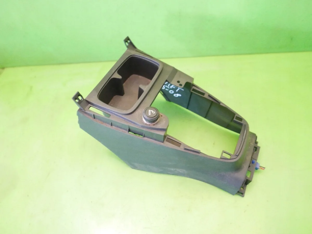 Suzuki OE Middenconsole 75811-62J0 Gebruikt image 3