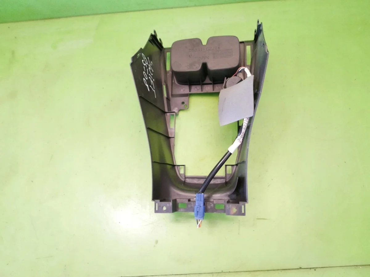 Suzuki OE Middenconsole 75811-62J0 Gebruikt image 5