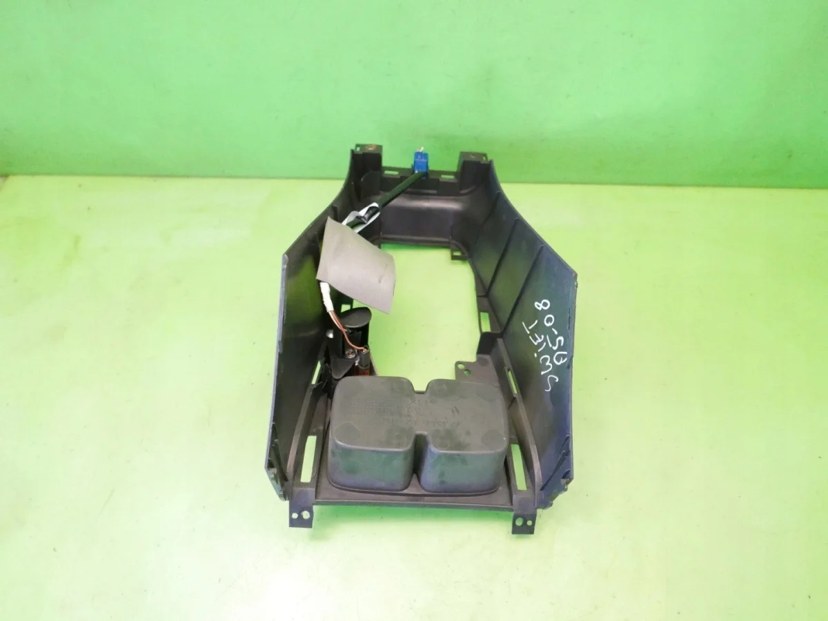 Suzuki OE Middenconsole 75811-62J0 Gebruikt image 10