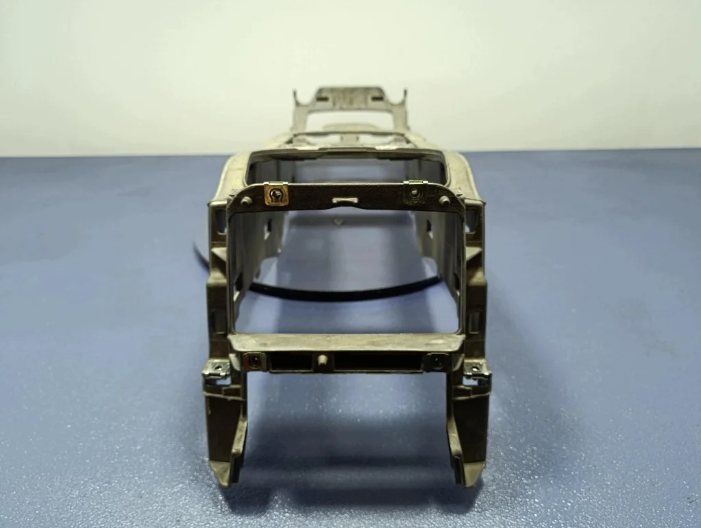 Audi A8 D5 4N Tunnel Console Bracket image 4