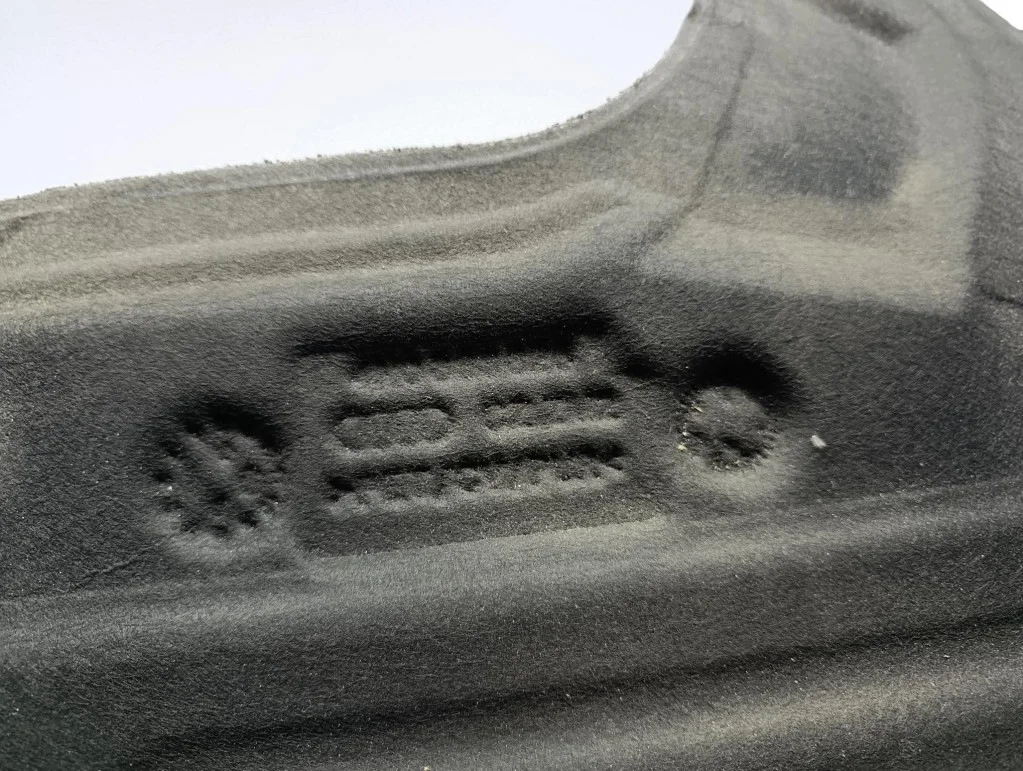Audi A8 D5 4N Isolation Capot 4N0863825 image 4