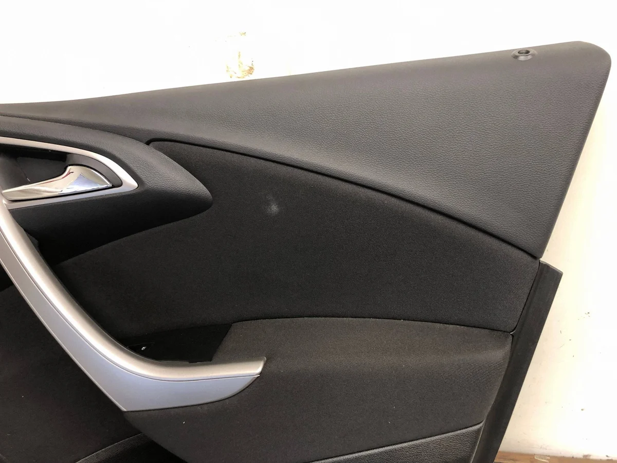 Panel puerta delantera derecha Opel Astra J image 3