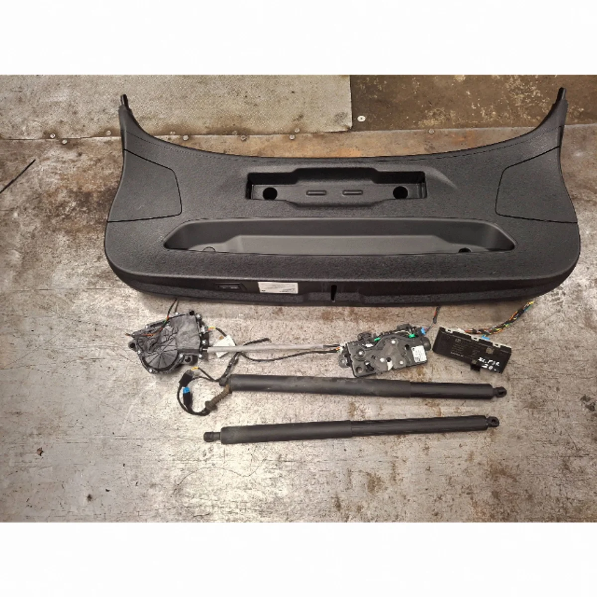 BMW X2 F39 2021 Klappenheber 51497435057