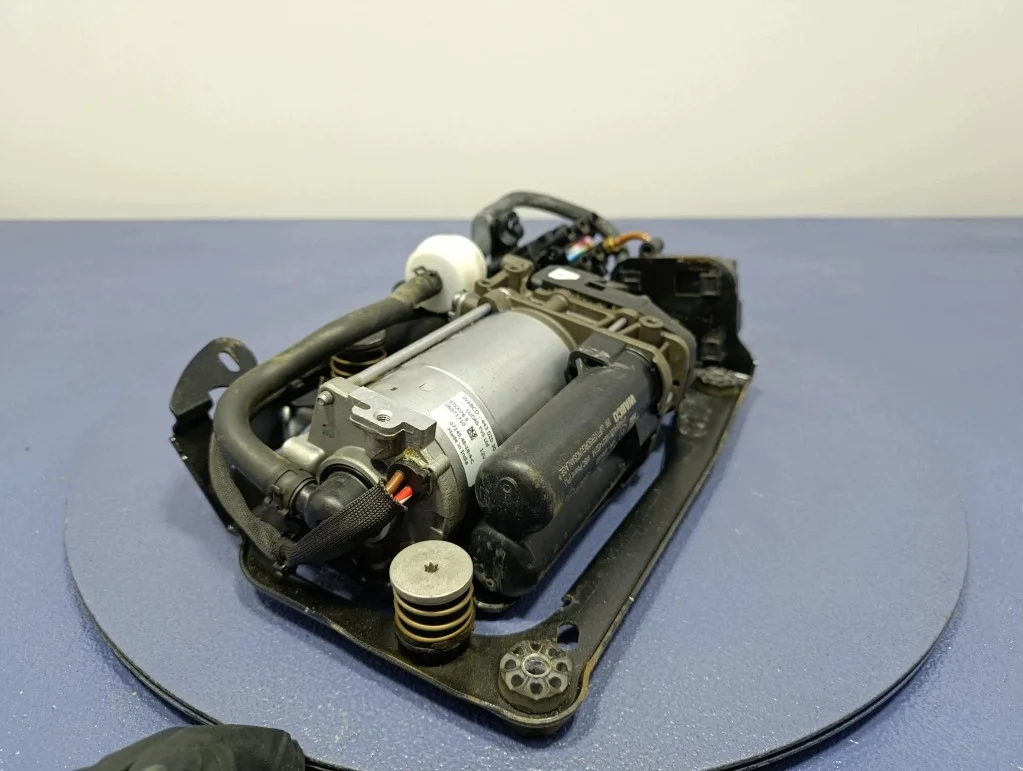Audi A8 D5 4N 17- Compressor Suspensão image 7